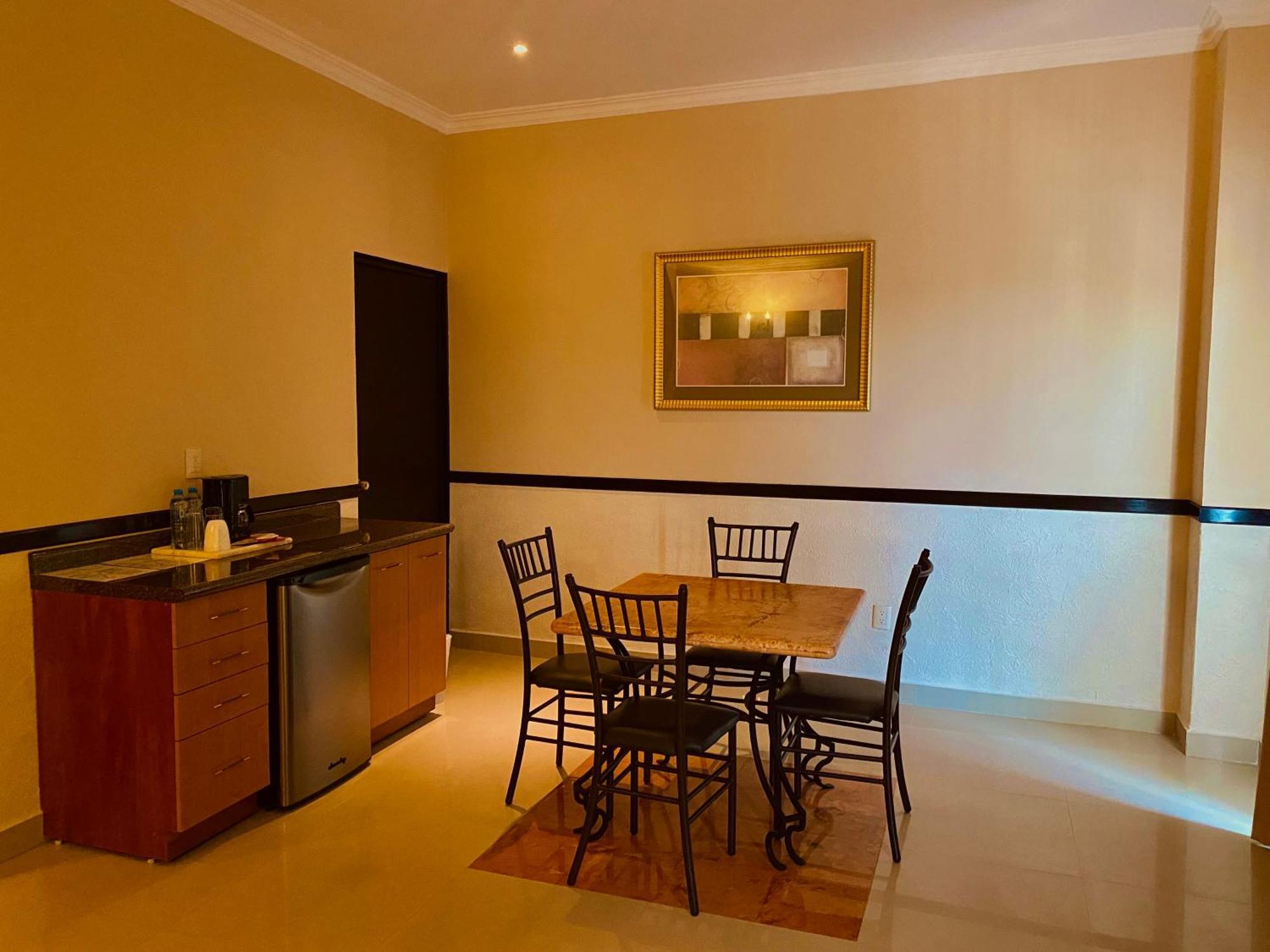 Hotel Palacio Maya メリダ エクステリア 写真